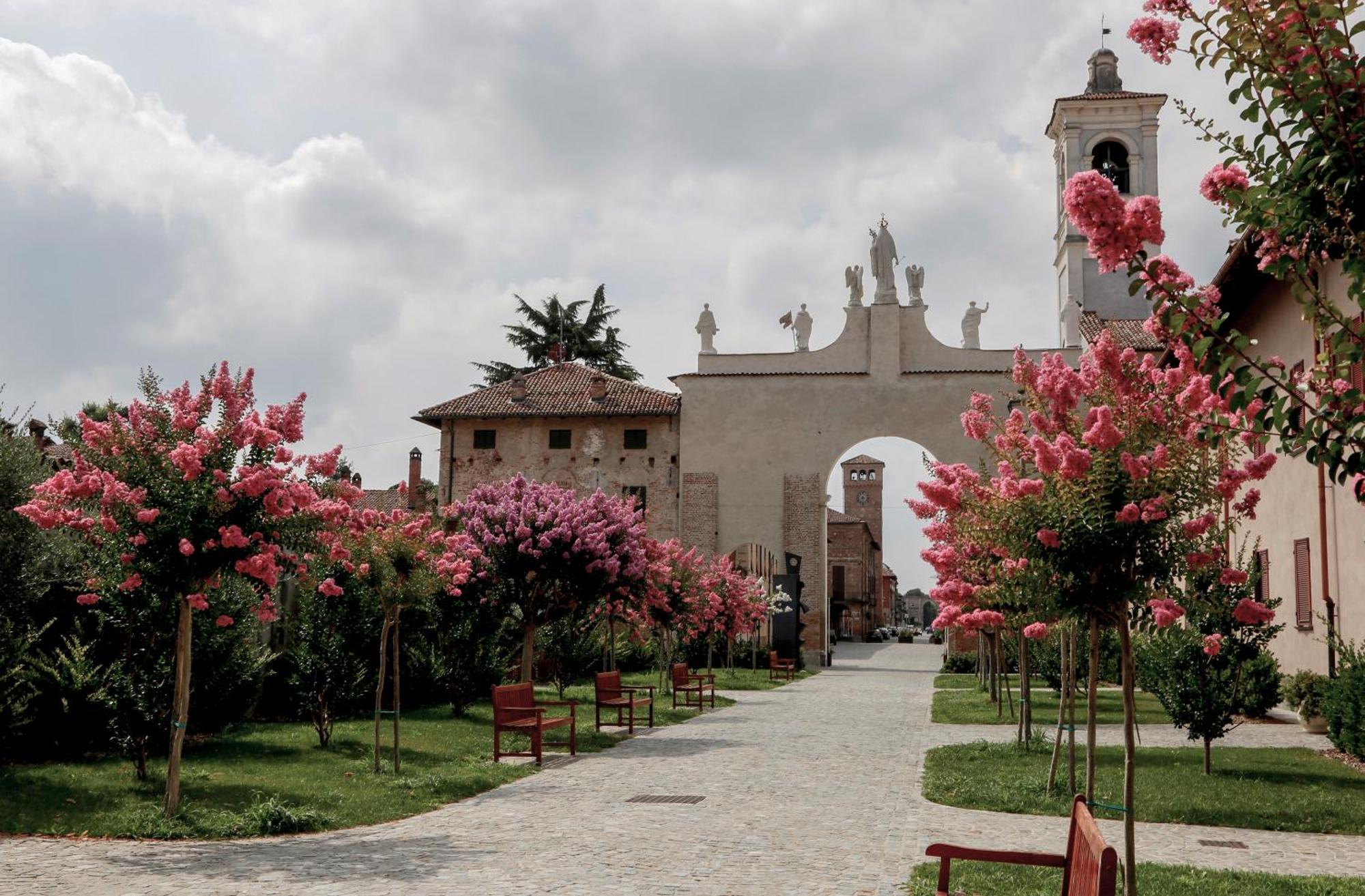 Via Roma Guest House Cherasco Exterior foto